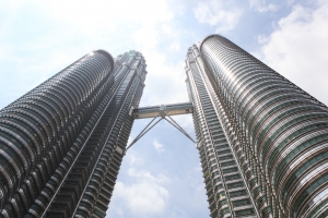 How tall are the Petronas twin towers